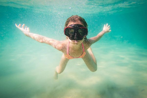 Où pratiquer le snorkeling au milieu des épaves de guerre dans le Pacifique ?
